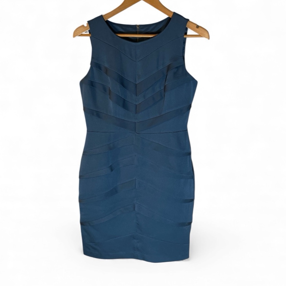 H3- Adrianna Papell Blue Tier Sleeveless Women’s 8P Dress